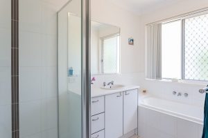6 Delaforce Street, Regents Park, QLD 4118