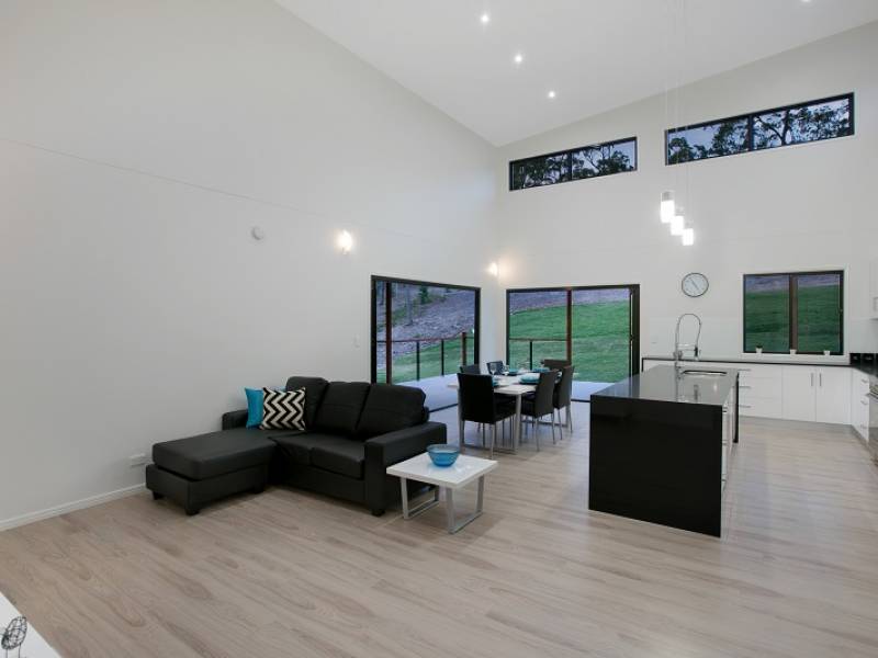 207 Wuraga Road, Bahrs Scrub, QLD 4207