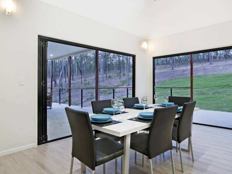 207 Wuraga Road, Bahrs Scrub, QLD 4207
