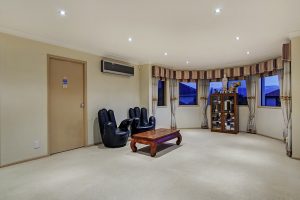 51 Willowleaf Close, Stretton,