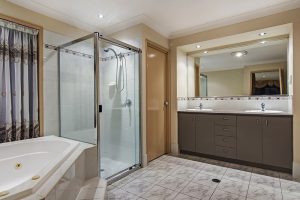 51 Willowleaf Close, Stretton,