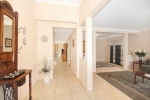 10 Sungold Place, Eight Mile Plains,
