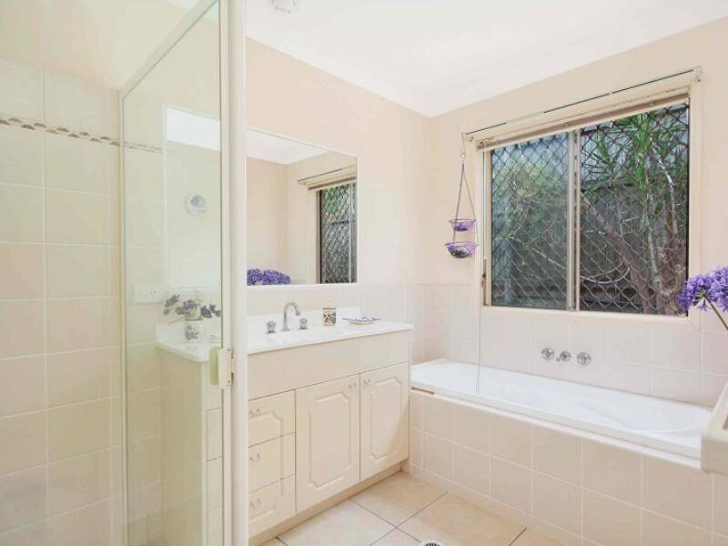 10 Sungold Place, Eight Mile Plains,