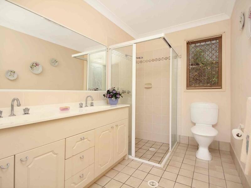 10 Sungold Place, Eight Mile Plains,