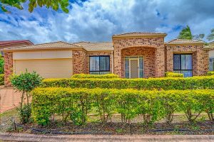 8 Falaise Place, Sunnybank Hills,