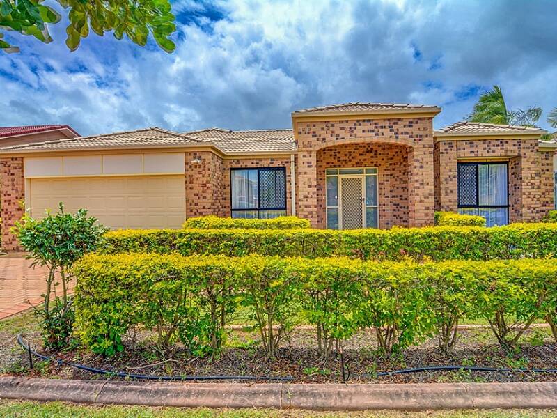 8 Falaise Place, Sunnybank Hills,