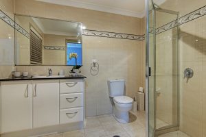 127 The Parkway, Stretton,