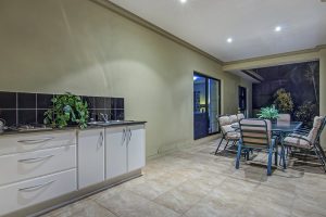 127 The Parkway, Stretton,