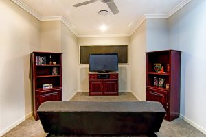 10 Peachtree Place, Stretton,
