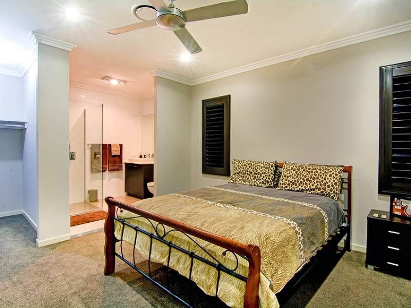 10 Peachtree Place, Stretton,
