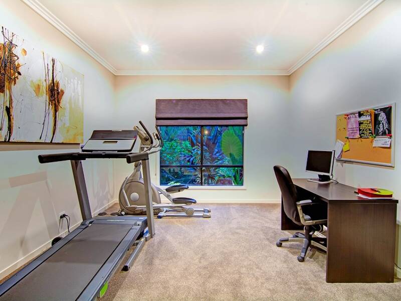 10 Peachtree Place, Stretton,
