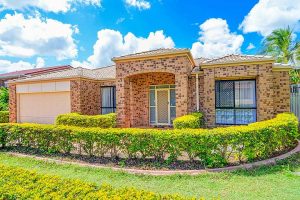 8 Falaise Place, Sunnybank Hills,