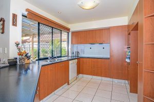 8 Falaise Place, Sunnybank Hills,