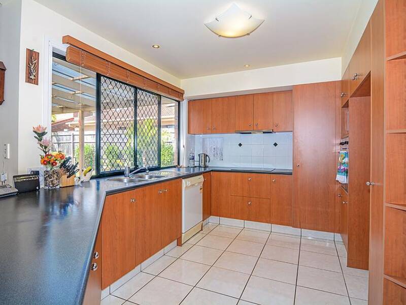 8 Falaise Place, Sunnybank Hills,