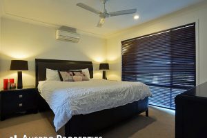63 Kakadu Street, Parkinson, QLD 4115