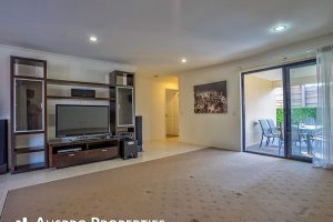63 Kakadu Street, Parkinson, QLD 4115