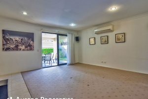 63 Kakadu Street, Parkinson, QLD 4115