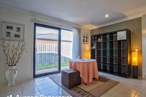 63 Kakadu Street, Parkinson, QLD 4115