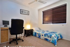 63 Kakadu Street, Parkinson, QLD 4115