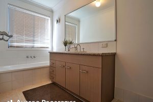 63 Kakadu Street, Parkinson, QLD 4115