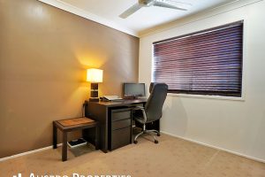 63 Kakadu Street, Parkinson, QLD 4115