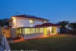 8 Gardenia Close, Stretton, QLD 4116