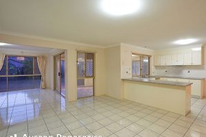 8 Gardenia Close, Stretton, QLD 4116