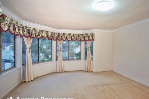 8 Gardenia Close, Stretton, QLD 4116