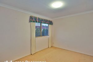 8 Gardenia Close, Stretton, QLD 4116