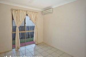 8 Gardenia Close, Stretton, QLD 4116