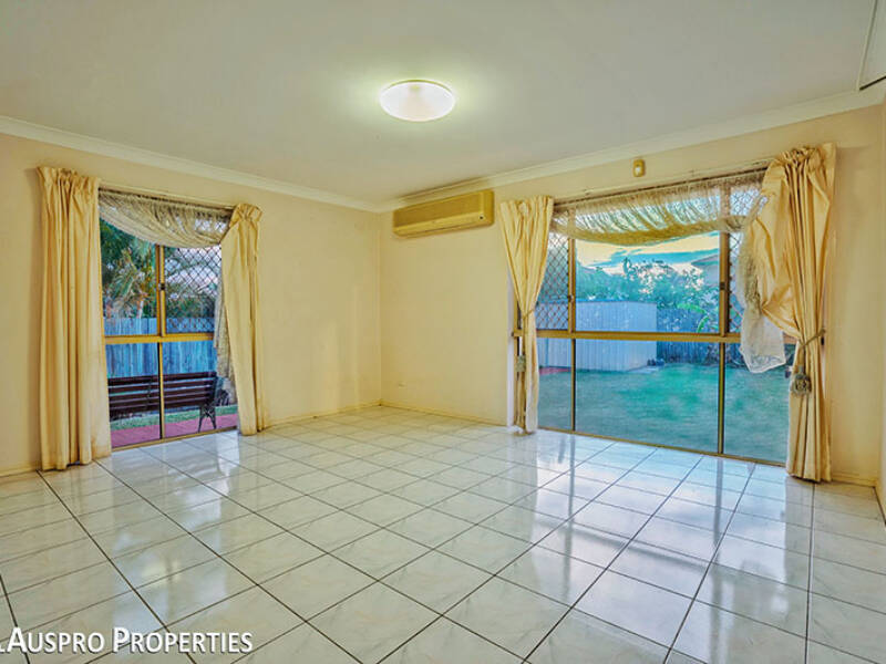 8 Gardenia Close, Stretton,