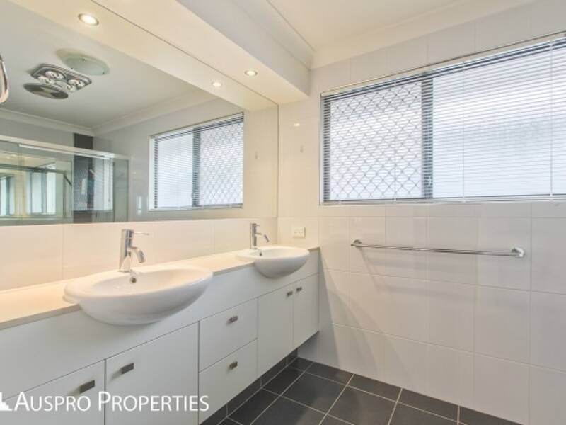 107 Chester Road, Eight Mile Plains, QLD 4113