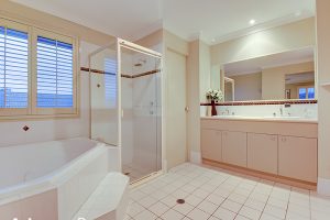 12 Juniper Cct , Stretton, QLD 4116 Australia
