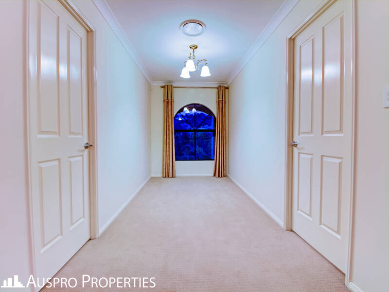 18 Peachtree Place, Stretton, QLD 4116