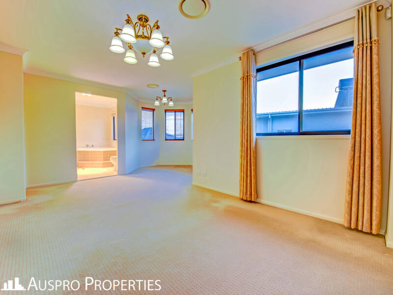 18 Peachtree Place, Stretton, QLD 4116