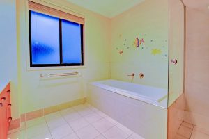 18 Peachtree Place, Stretton, QLD 4116