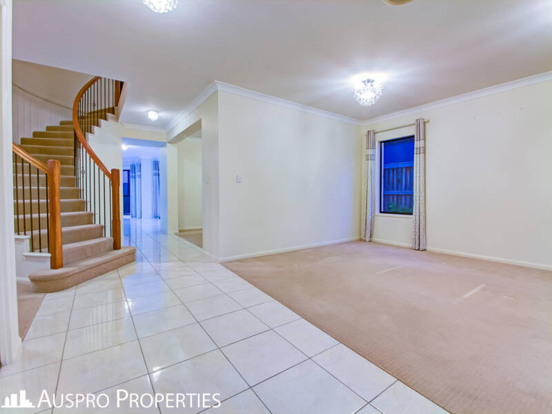 18 Peachtree Place, Stretton, QLD 4116