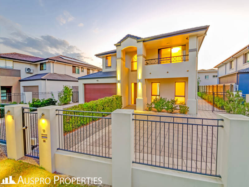 18 Peachtree Place, Stretton, QLD 4116