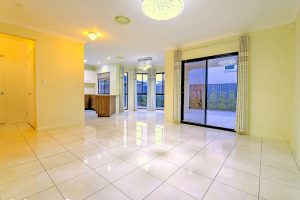 18 Peachtree Place, Stretton, QLD 4116