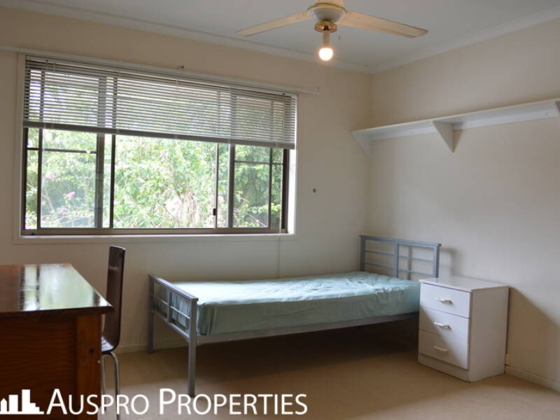 4 Pitfield Street, Eight Mile Plains, QLD 4113 Australia