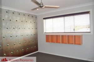 37 Parkgrove St, Birkdale, QLD 4159