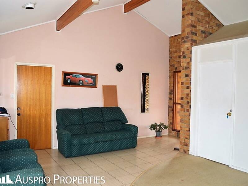 4 Pitfield Street, Eight Mile Plains, QLD 4113 Australia