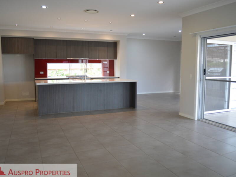 37 Parkgrove St, Birkdale, QLD 4159