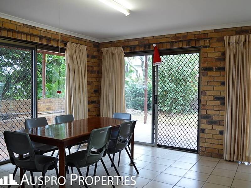 4 Pitfield Street, Eight Mile Plains, QLD 4113 Australia
