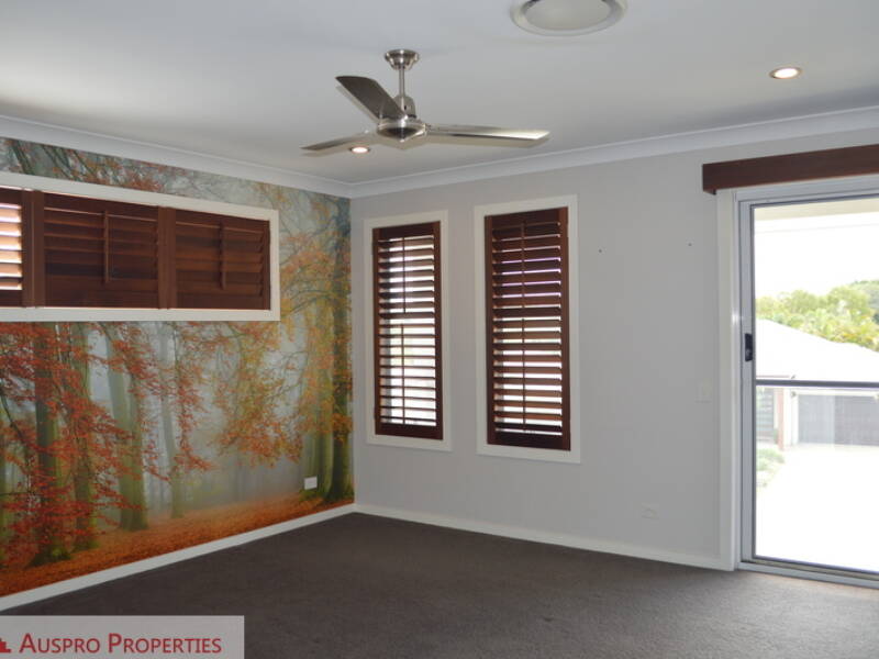 37 Parkgrove St, Birkdale, QLD 4159