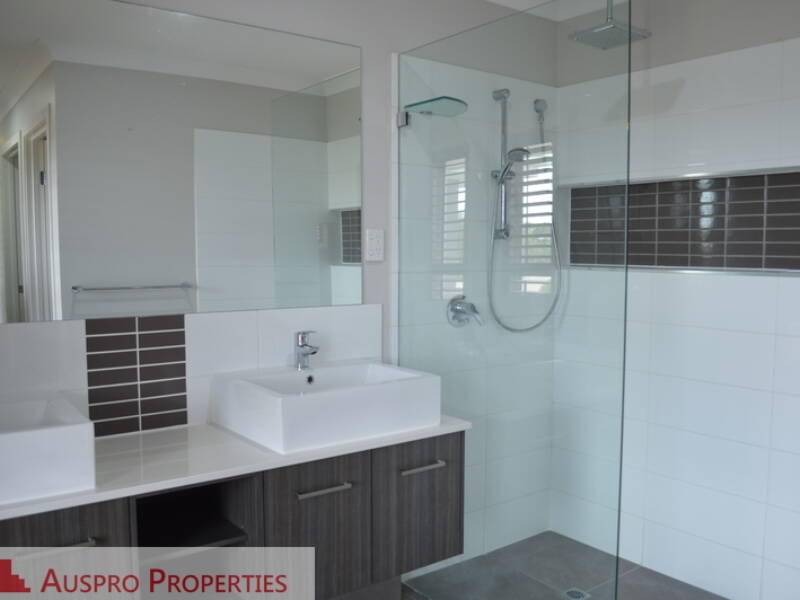 37 Parkgrove St, Birkdale, QLD 4159