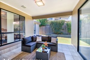 13 Girraween Cr, Parkinson, QLD 4115 Australia