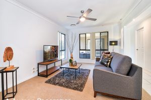 13 Girraween Cr, Parkinson, QLD 4115 Australia