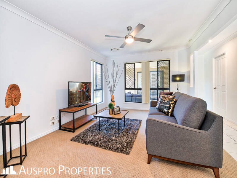 13 Girraween Cr, Parkinson, QLD 4115 Australia