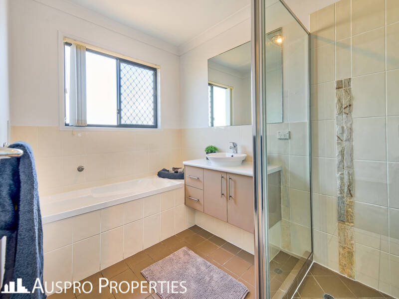 13 Girraween Cr, Parkinson, QLD 4115 Australia